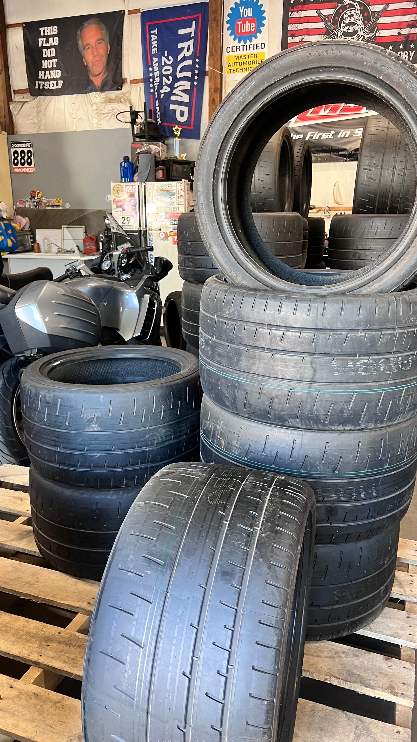 Goodyear Eagle F1 Supercar 3R 325/30ZR19