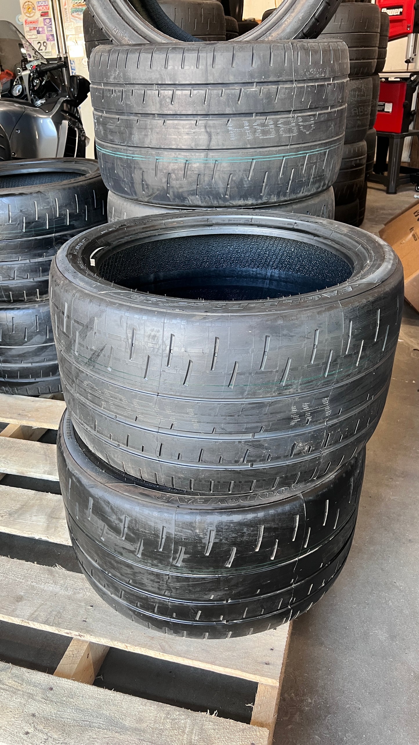 Goodyear Eagle F1 Supercar 3R 325/30ZR19